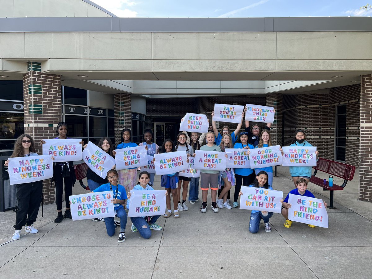 HuffinesMS's tweet photo. Spreading Kindness like confetti here at Huffines! #LISDBekind #ONElisd https://t.co/kttNR5cqRc