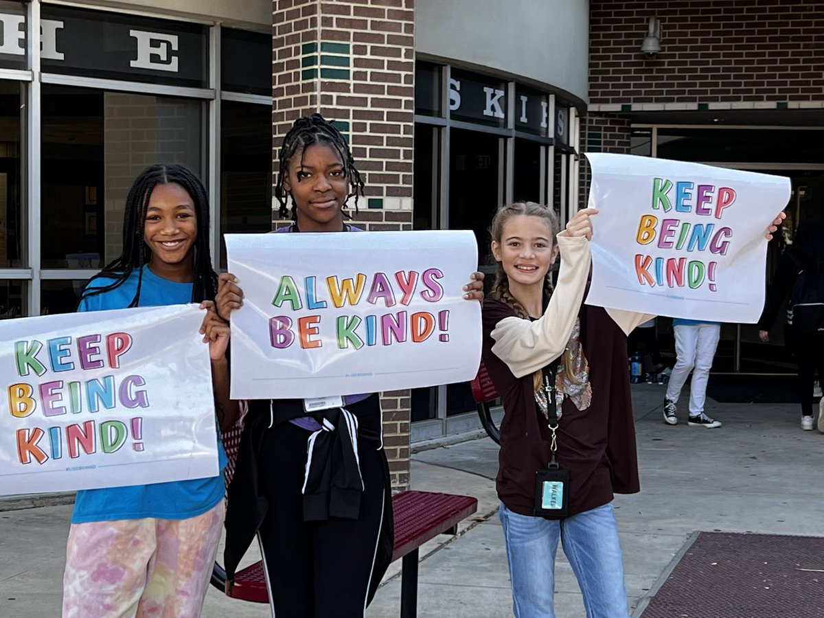 HuffinesMS's tweet photo. Spreading Kindness like confetti here at Huffines! #LISDBekind #ONElisd https://t.co/kttNR5cqRc