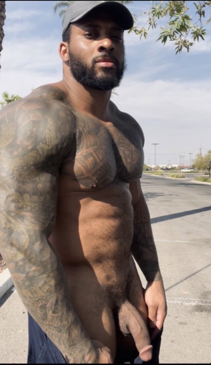 blackspiderfit's tweet photo. RT if my page turns you on 😈 https://t.co/H0bwGyCVzU