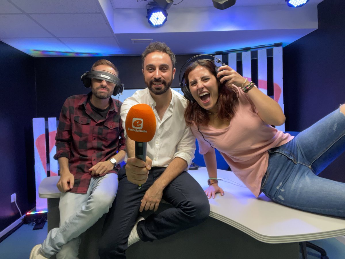 Ya estamos grabando nueva temporada de #HistoriasQueCuentan un podcast con 0 presupuesto, pero con MUCHO cariño 😂