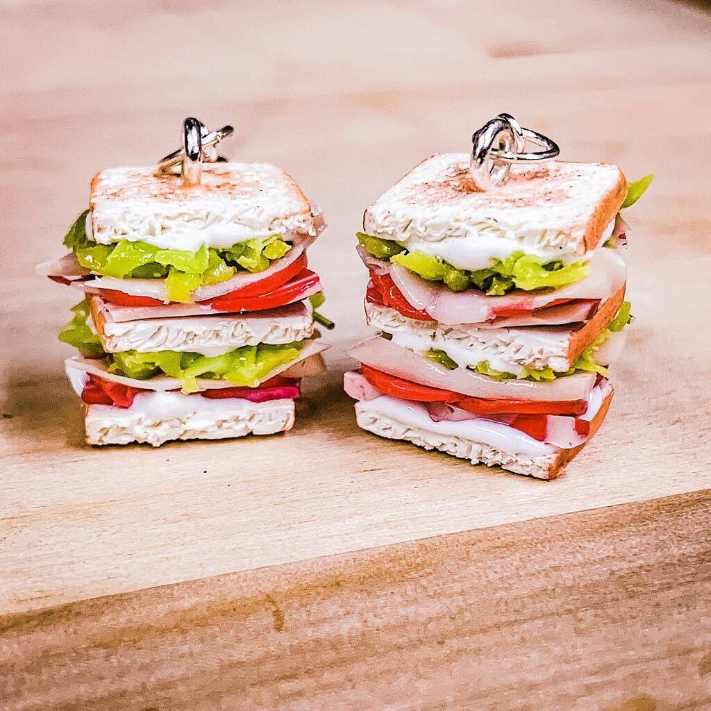 Official_WAS's tweet photo. Its never too early to start your holiday shopping! Definitely a unique gift 🎁 

#clubsandwich #polymerclay #clayearrings #artsyearrings #minifood #miniaturefood #foodgift #earringfood #foodearringgift #foodearrings #dollhouse #minisandwich #mini #sandwich #ilovesandwiches #… https://t.co/AwcQVlCoK6