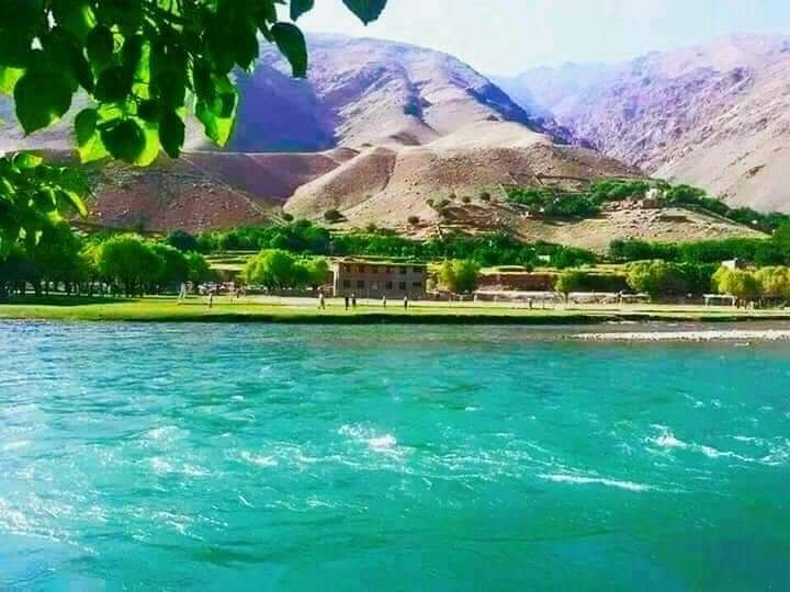 AbdullahHabibz7's tweet photo. دا کاڼي ونې بوټـــي دا ګلونه مــې وطـــن دى
دا غرونه مې هډوکي دي دا خاوره مې بدن دى.
#beautyofafghanistan
#Laghman
#Alingar https://t.co/GsgsncGUDs
