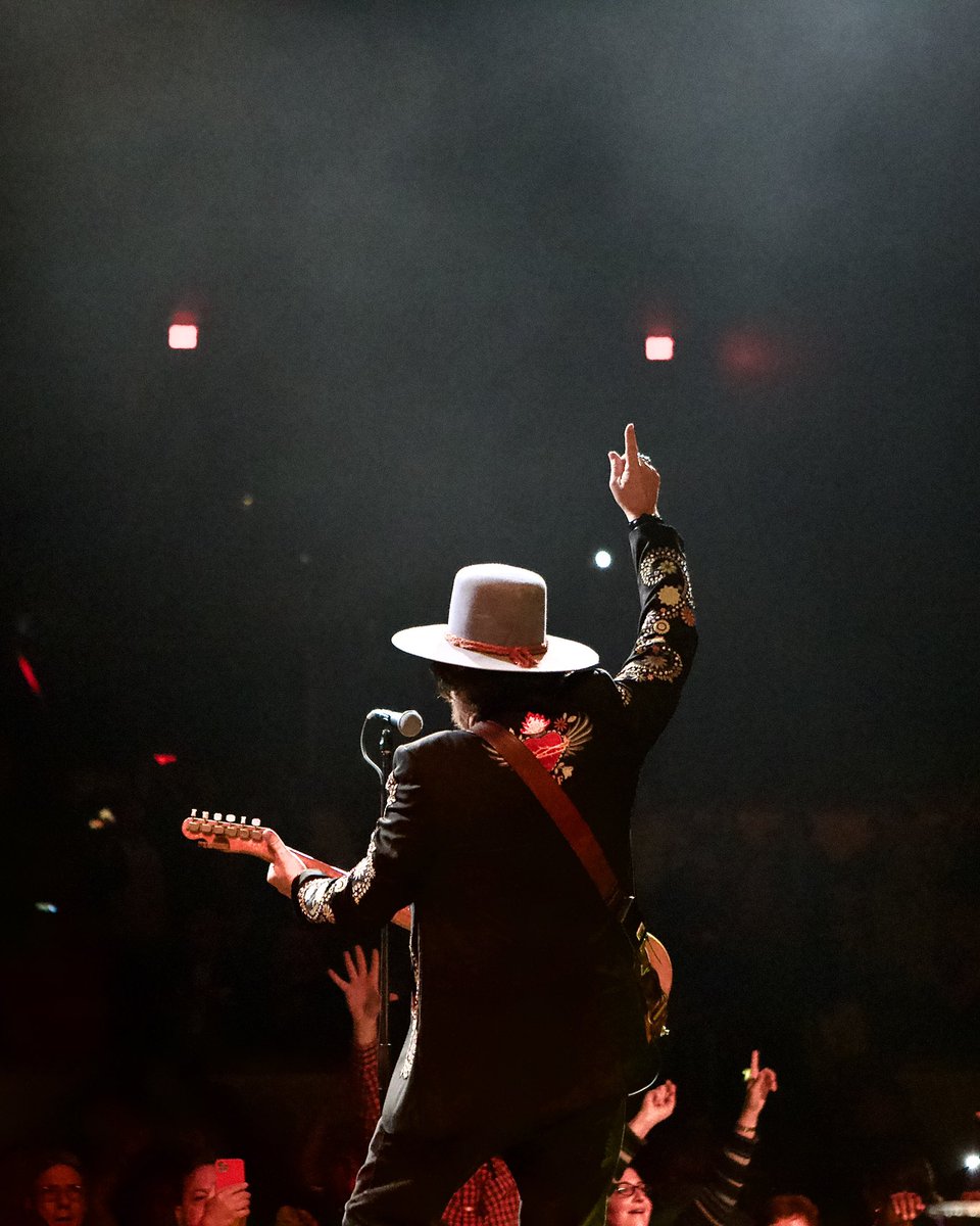 Grazie per l’evento speciale a Foxwood Mashantucket. Che Dio vi benedica

Thank you for the special evening in Foxwood Mashantucket. God bless you

#ZuccheroWorldWildTour #ZuccheroLive