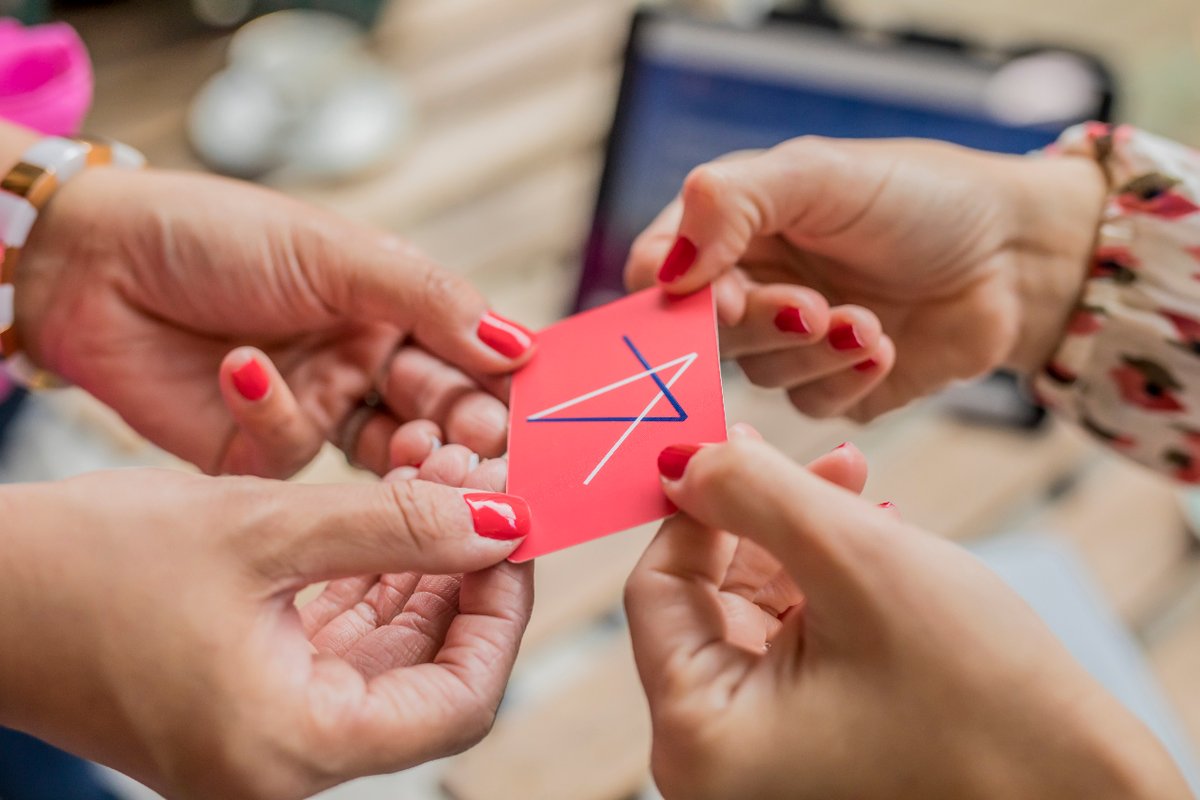 kaleagroup's tweet photo. Did you know that the Chinese hand out business cards with both hands? 👐

To avoid cultural and linguistic barriers in your business, we recommend you to hire a consultancy specialized in China such as #KaleaGroup. 😎 https://t.co/Ii0wpM3Q4j
