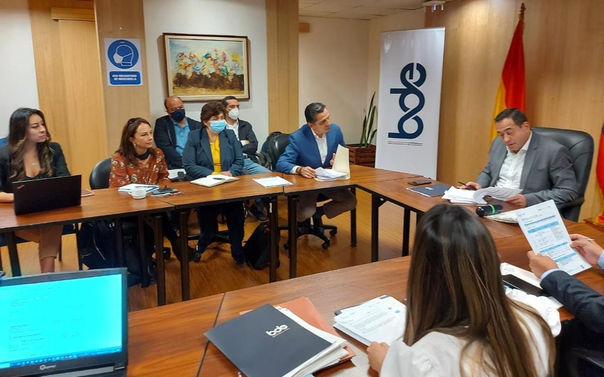CongopeEcuador's tweet photo. Asimismo la @PrefecturaCanar representada por @BAYRONPACHECO dialogó con @hcastanierj y su equipo técnico para revisar los trámites pendientes de proyectos ingresados #FinGad https://t.co/DkYalU3aBN