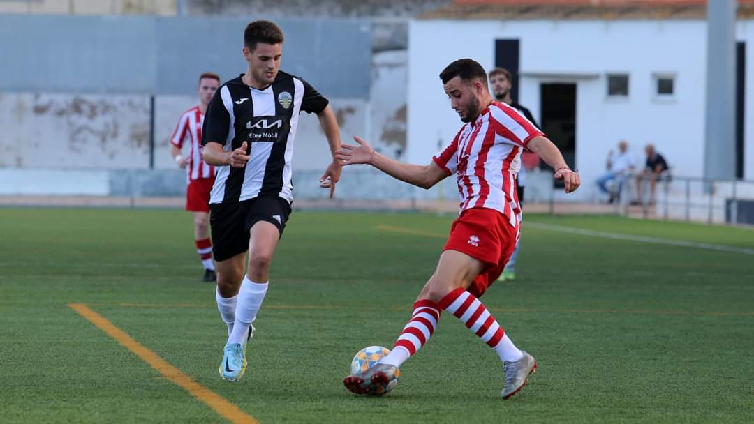 cdtortosa's tweet photo. Imatges de l'últim partit de pretemporada que va disputar ahir l'equip contra el @CFAMPOSTA, on l'equip dirigit per Jordi Fabregat va guanyar per 2-3.
El proper cap de setmana comença la competició oficial desplaçant-mos al camp del @CFUlldecona
#2cat8 #Amistos #PreTemporada https://t.co/iK6ZIDTSXq