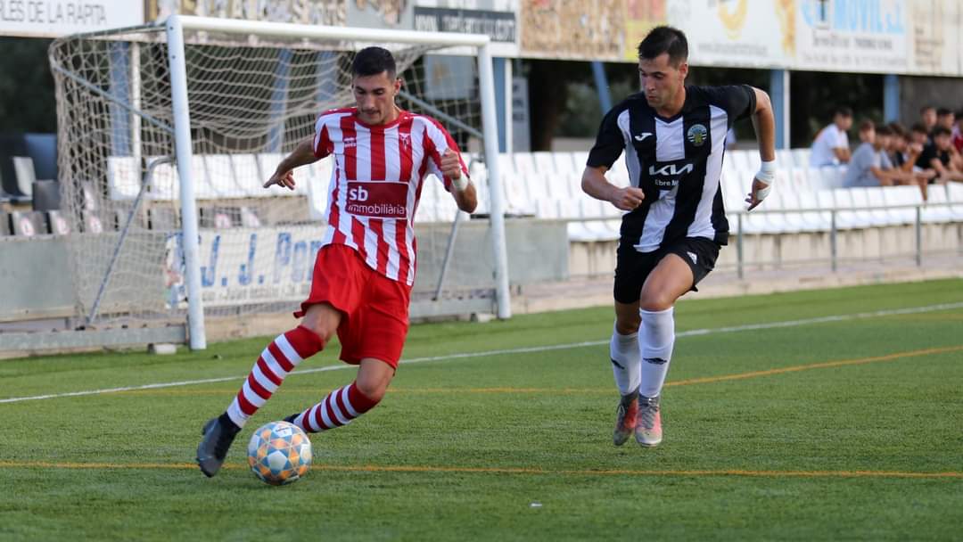 cdtortosa's tweet photo. Imatges de l'últim partit de pretemporada que va disputar ahir l'equip contra el @CFAMPOSTA, on l'equip dirigit per Jordi Fabregat va guanyar per 2-3.
El proper cap de setmana comença la competició oficial desplaçant-mos al camp del @CFUlldecona
#2cat8 #Amistos #PreTemporada https://t.co/iK6ZIDTSXq