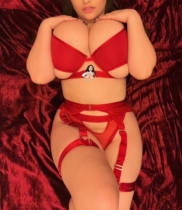 Wanna get on top? 👅 https://t.co/hFwtCZQB0J