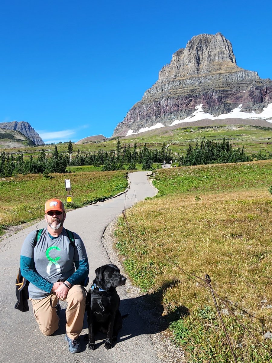 ChiveCharities's tweet photo. #RecipientUpdate: last year we introduced you to Brian, a military #Veteran who was in a car accident. Thanks to our donors, Brian is able to have a better quality of life with his #servicedog Oreo by his side by doing things such as taking a gorgeous three-mile hike. https://t.co/Mm2NTt3fK7