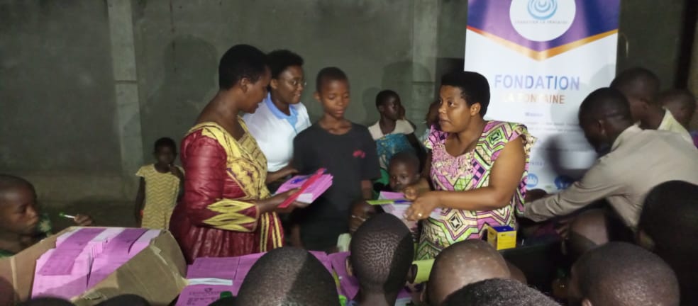 samedeco's tweet photo. #ParentsdeTous. Nous disons des enfants qui n'ont personne à côté d'eux qu'ils peuvent appeler: mon père ou maman.Nous avons décidé de donner cette #affection En ce moment de rentrée scolaire, eux aussi veulent dire Bye Bye vacances et avoir le #kitscolaire 
...mais https://t.co/wYsOZY01K2