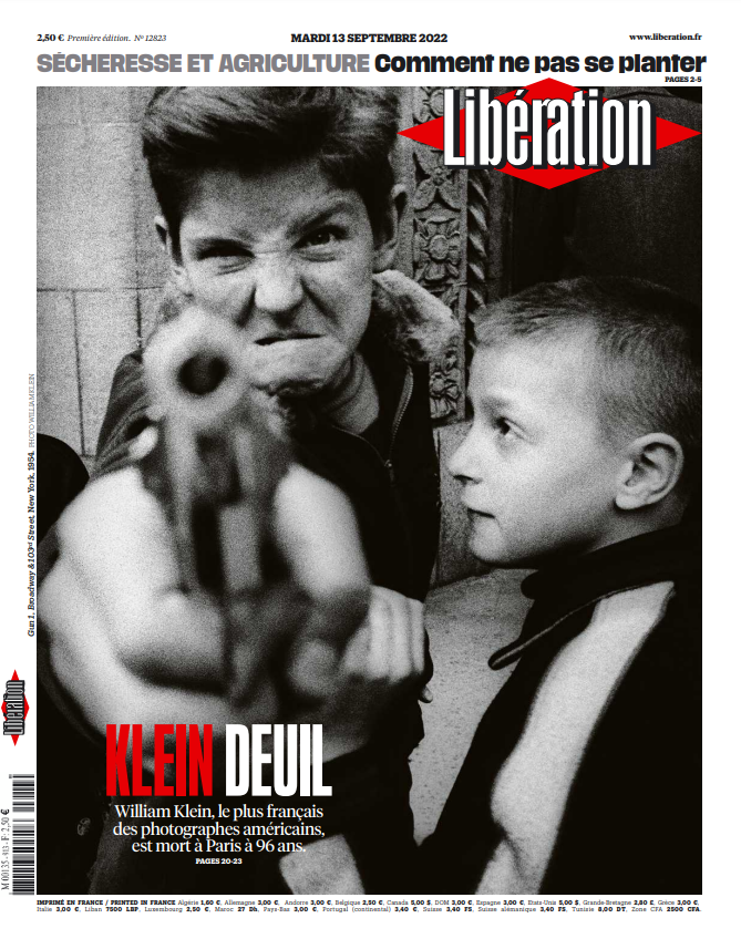 libe's tweet photo. A la une de @libe ce mardi :

⚫ Klein Deuil : William Klein, le plus français des photographes américains, est mort à Paris à 96 ans

https://t.co/nj2k4mQp7h https://t.co/rXKQAkplsM