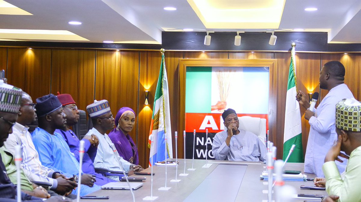 SalmanDuke's tweet photo. Photo News: The #APC Progressive Young Leaders Summit Steering Committee was inaugurated today, by the All Progressive Congress National Chairman Sen. Abdullahi Adamu, in Abuja.
September ,12, 2022
@apcngyouthwing
@OfficialAPCNg
#PLYSUMMIT https://t.co/WqKYjB4tEK
