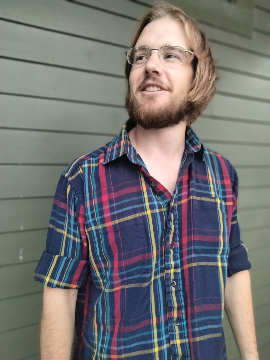 MusicAtMemorial's tweet photo. Congrats to #MUNgrad Matthew Hyslop on finishing your MA in Ethnomusicology!
Matthew's MRP, "It Sucks, My Back Hurts'', explores the correlation & relationship btwn Western music's educational & professional environments & their infl. on musicians' physical & mental wellbeing. https://t.co/1DsT7SnwZQ
