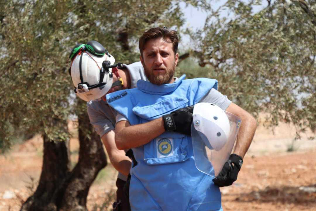 SyriaCivilDef's tweet photo. "The long-term impact of unexploded ordinance from years of Russia and regime bombing poses a deadly legacy for the future of Syria, as these ordinances lay scattered. We continue our work to remove UXO, to protect our families and children."
-#WhiteHelmetsVolunteer Shams https://t.co/J7ROOfYIWF