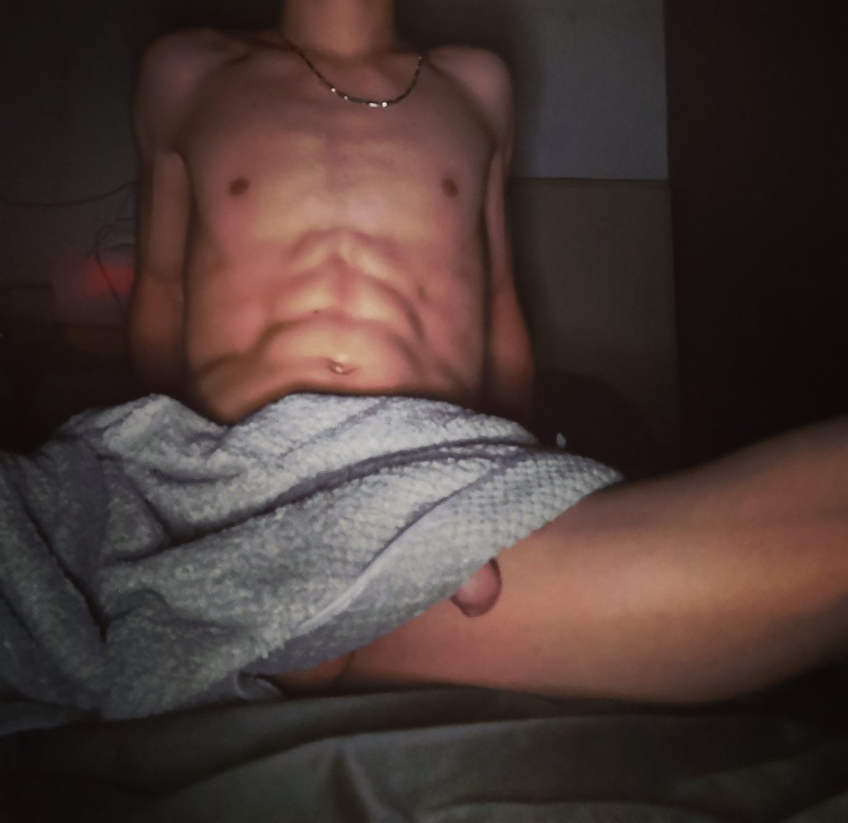 HmiserH's tweet photo. #腹肌男 #腹肌 #反差男 https://t.co/eibAoNXBze