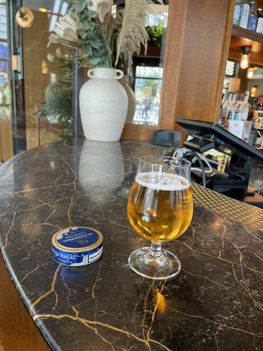 PhilipSyren's tweet image. Wow. Har ni prövat ölen i högersverige? Otrolig!