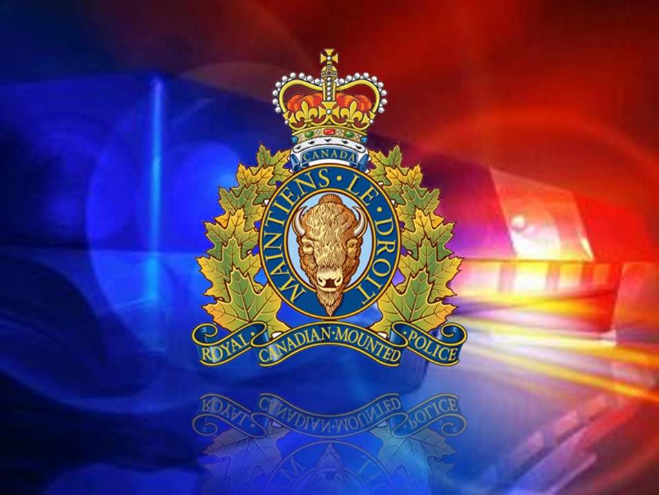 UFVRD_RCMP's tweet photo. Chilliwack RCMP are attending an ongoing incident outside of Stitó:s Elementary/Middle School. As a precaution, the school has been put on a hold and secure. Update to follow. https://t.co/gMEQYlVwwj