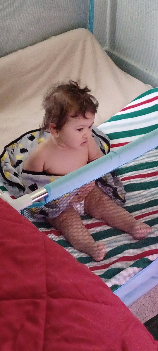 smurfy87's tweet photo. My lil Buddha butt watching his shows with major bed head lol https://t.co/vjkP0XEVpP