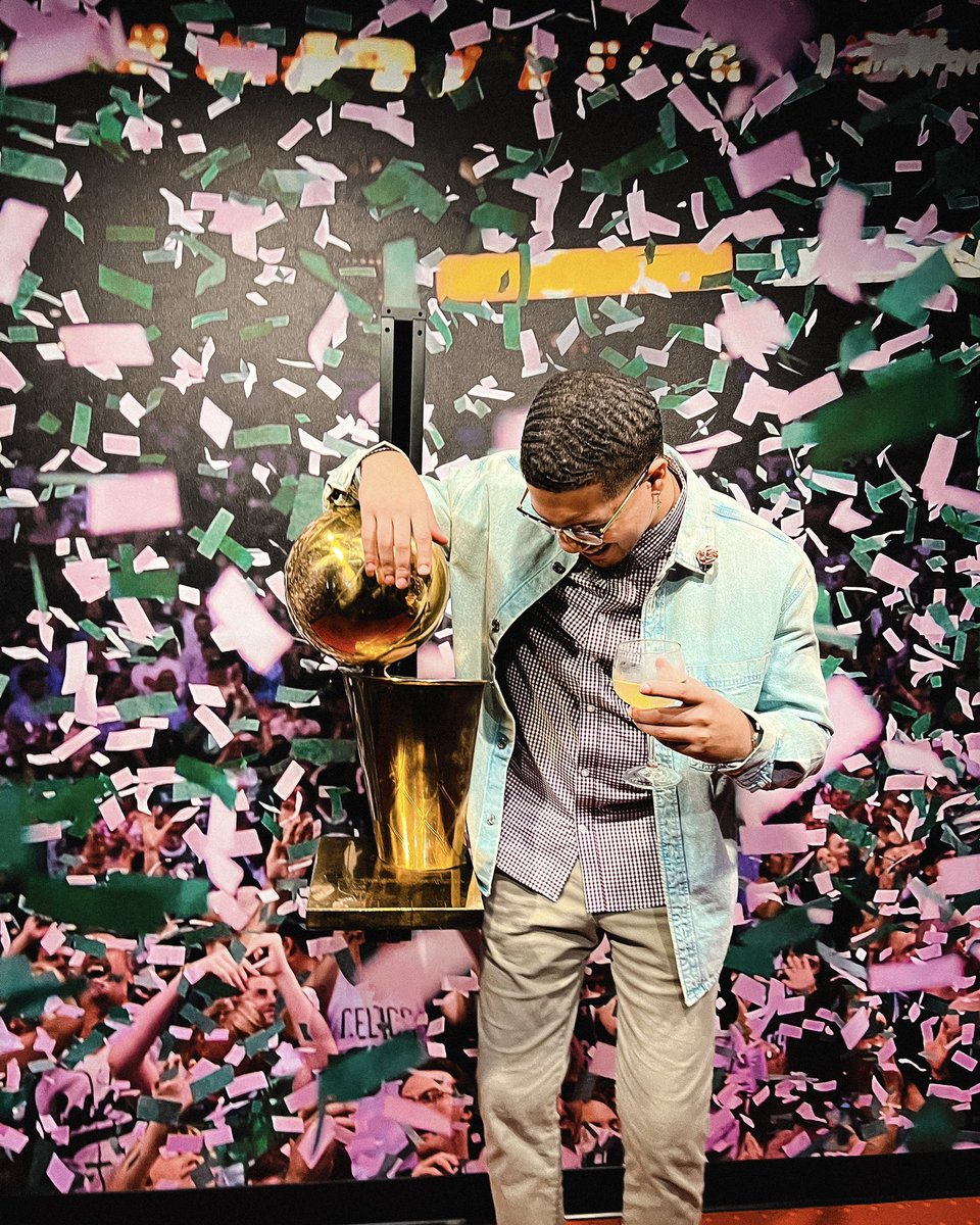 chryssims's tweet photo. “Astounding” #22HOF https://t.co/MG3q8Ngx6K