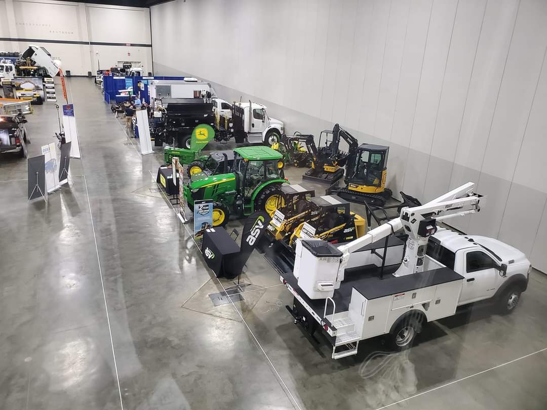 _X_Alex_'s tweet photo. Today at #SGFMA
Southeast Government Fleet Managers Association Show
((#cenn #cenntro $cenn)) https://t.co/02865qkzNh