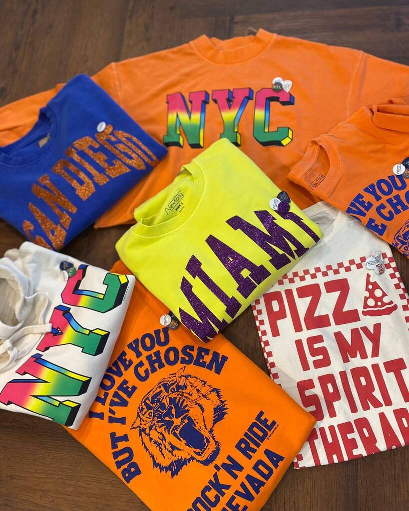 WORLDKoblenz's tweet photo. COLORBOMB @newtone_brand @prinsjuric 

#happyme #newtone_brand #colorbomb #fall #goodvibesonly #streetstyle  #sweaterweather #pizza #miami #nyc #worldkoblenz https://t.co/YbhDfsSxrI https://t.co/Bk96EGTt40