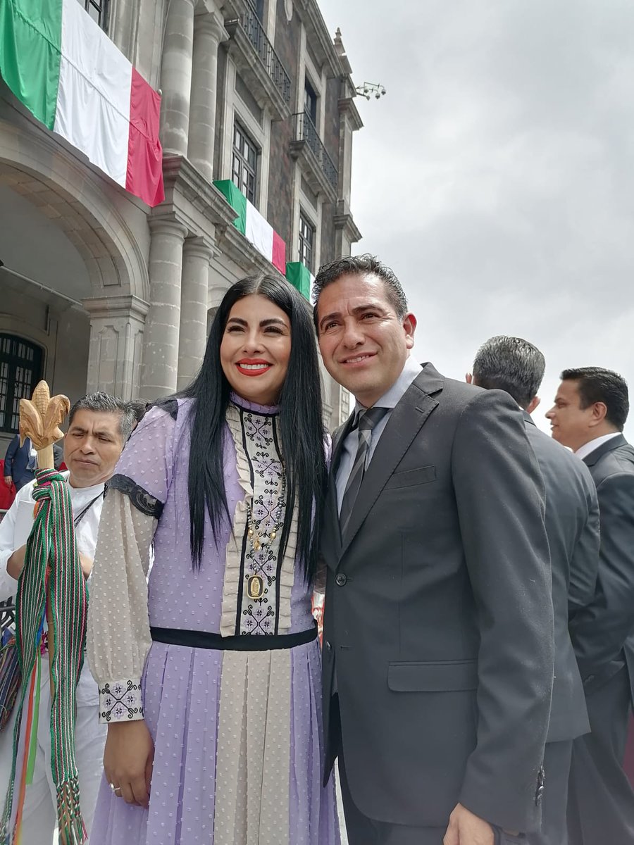 AdelanteCesar's tweet photo. Que grato saludar a grandes amigas y amigos en 5to. Informe de Resultados de nuestro Gobernador @alfredodelmazo https://t.co/pu9yrgF9FM
