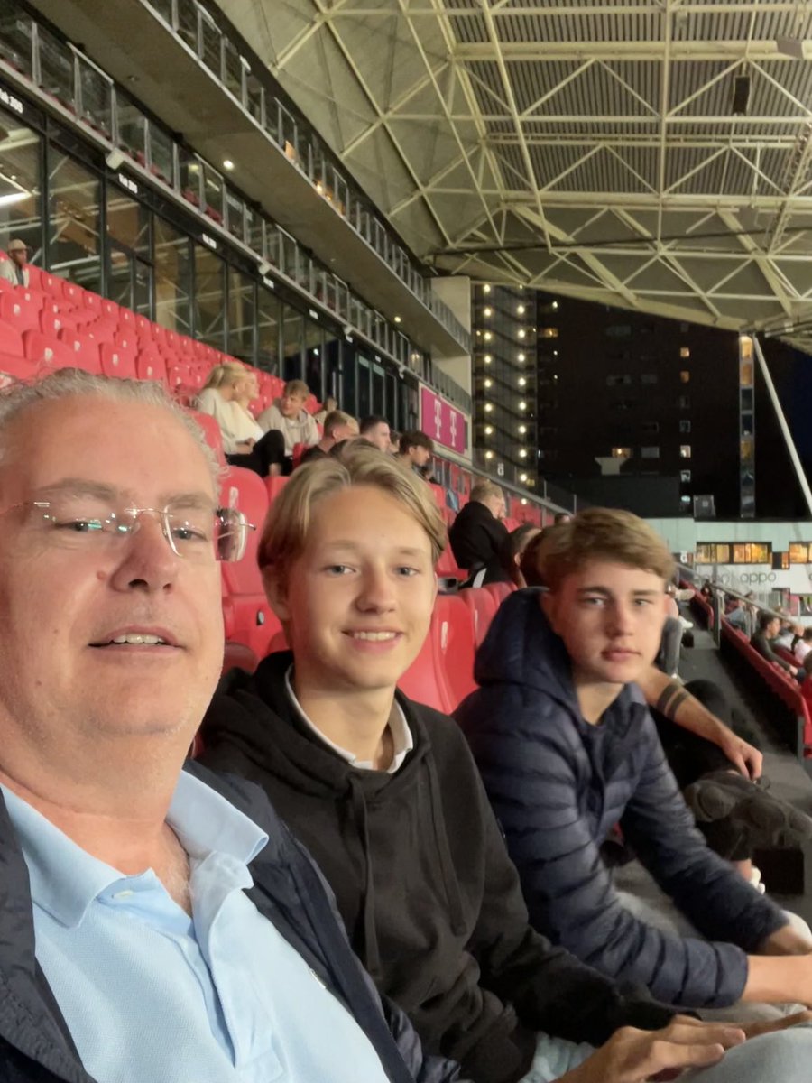 Gezellig met de boys. Wat is dat ADO slecht… niet te doen