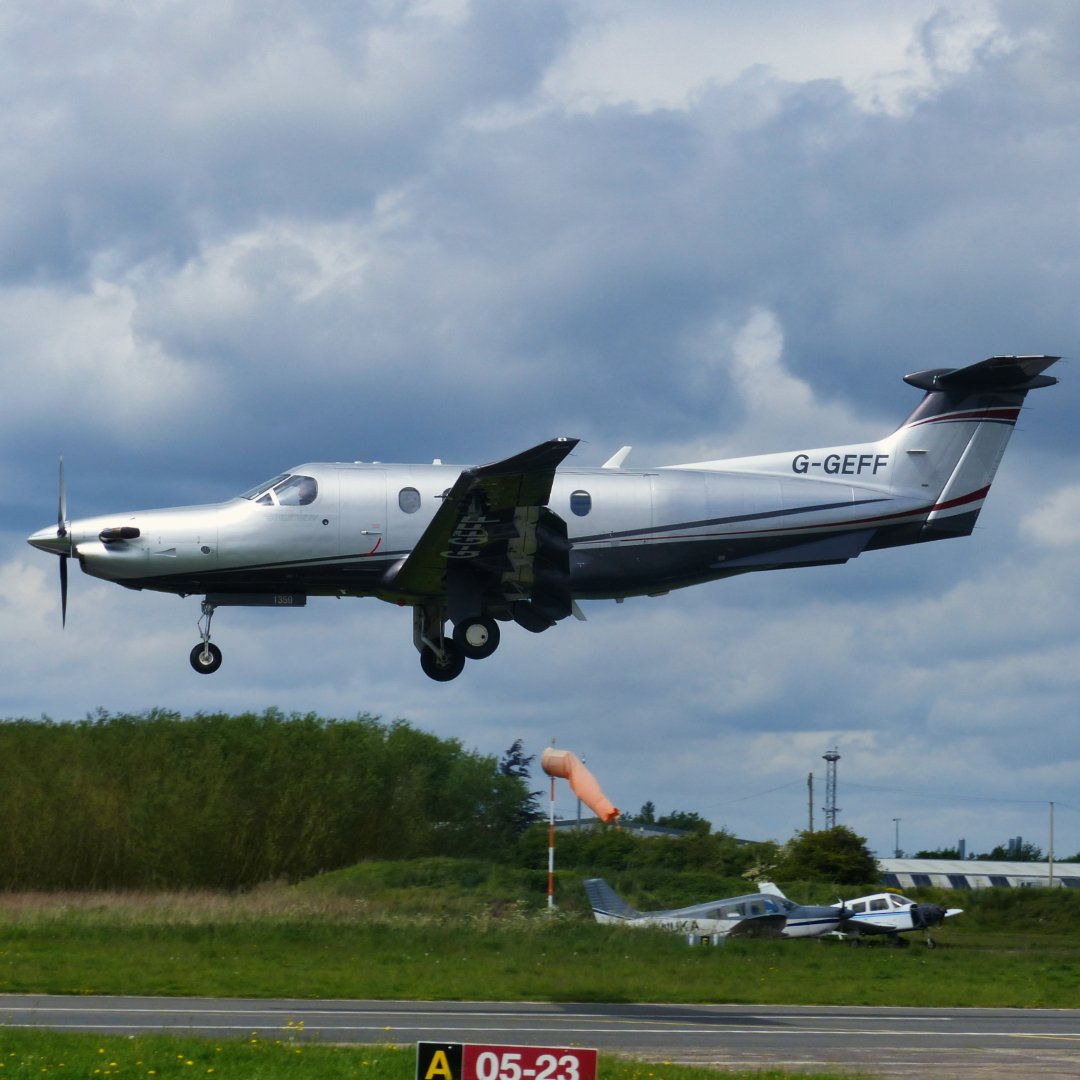Michaelflying28's tweet photo. GT Aviation Pilatus PC-12/47E G-GEFF arriving at Sandtoft Airfield from George Best Belfast City Airport 21.5.22.
#pilatus #pilatusaircraft #pilatusporter #pilatuspilot #pilatuspilots #pilatusaircraftltd #pc12 #pilatuspc12 #pilatus12 #pc12pilot #flypc12 #turboprop #turboprops https://t.co/FpacAONhGD