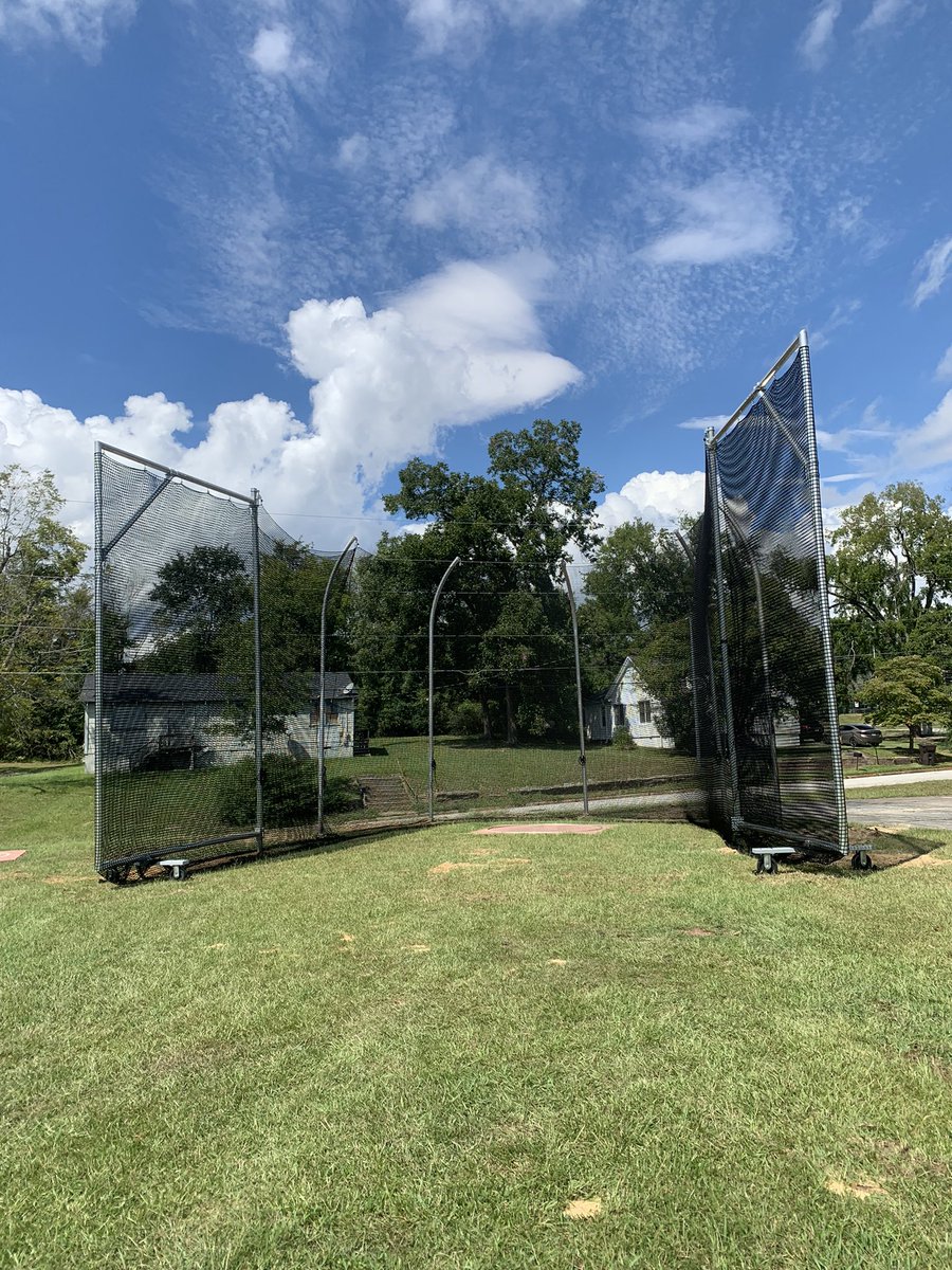 Our cage has finally been installed and it’s BEAUTIFUL. #BigBerryThrows #ComeThrowWithUs