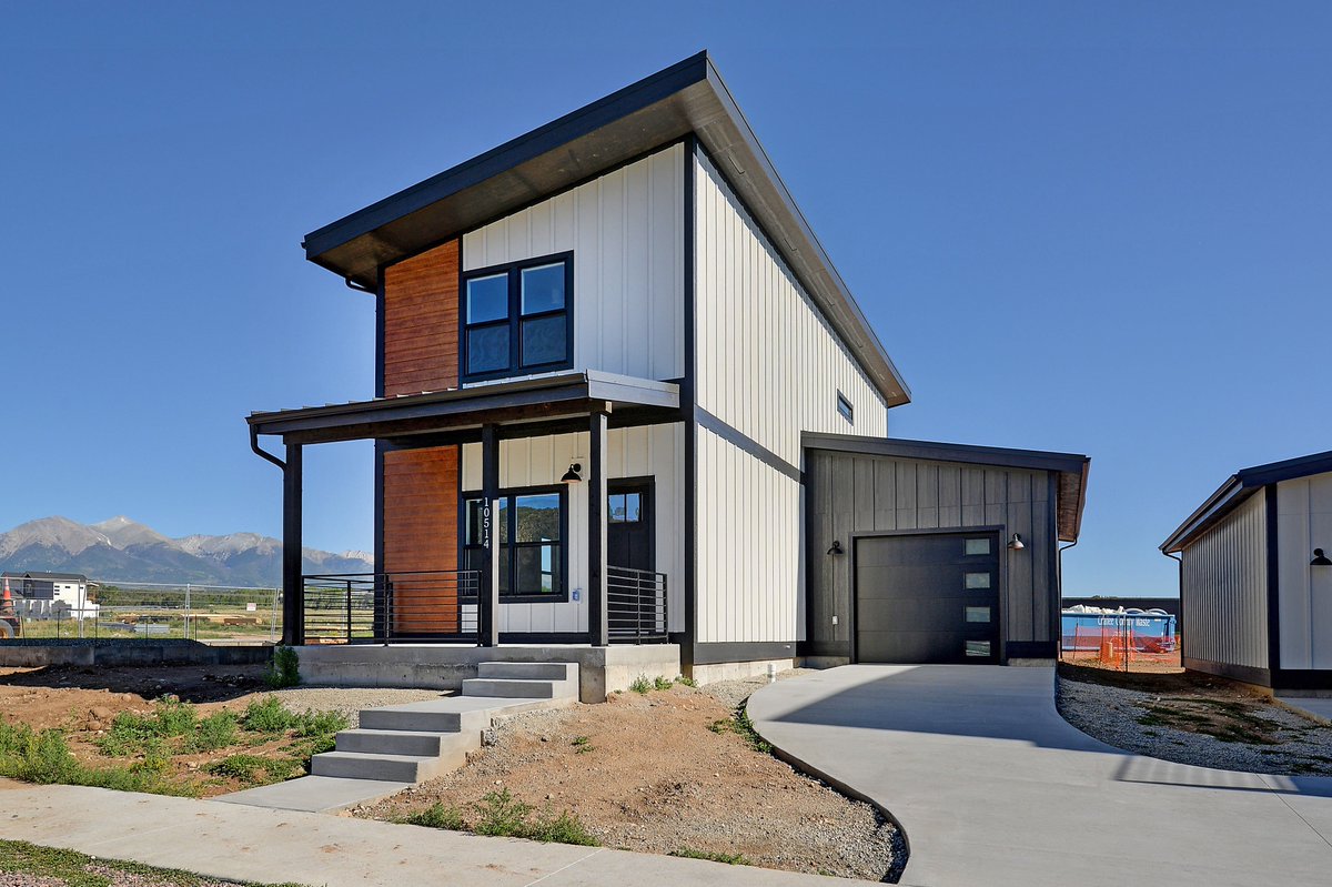 Quartz_Propty's tweet photo. Proud to be named September's Home of the Month by @modhousing! 
https://t.co/bQXimYkfH8 

#newhome #newhomeconstruction #modular #modularhouse https://t.co/aLzVPOVwgl