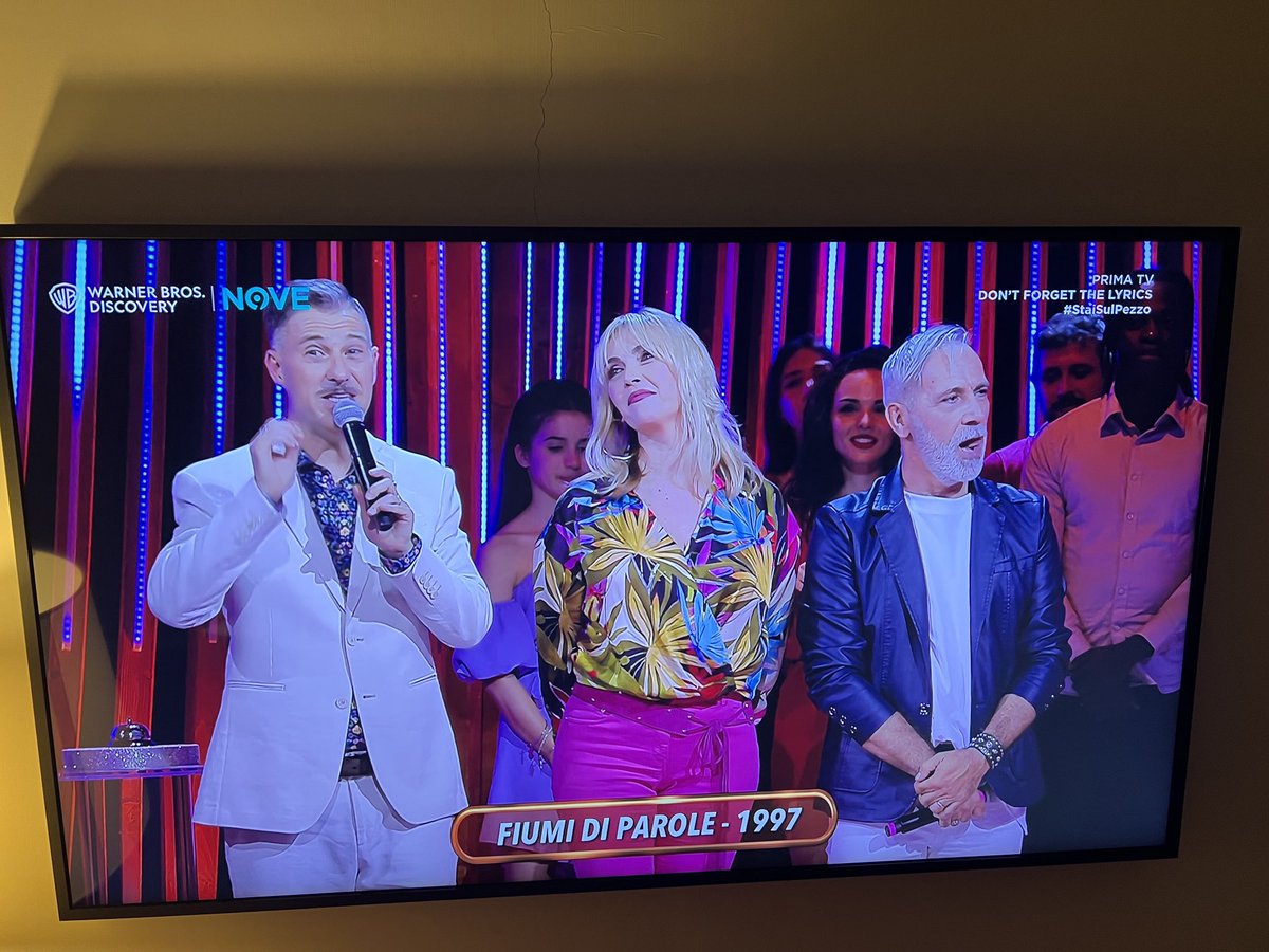 corsi_gabriele's tweet photo. Eccoli!!! ⁦@Jalisseofficial⁩ #dontforgetthelyrics ⁦@nove⁩ https://t.co/0Kqju4GJRD