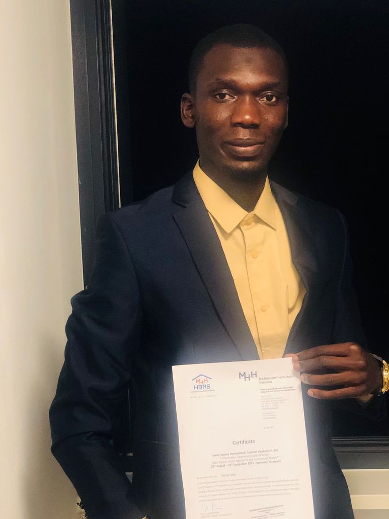 DawdaJobe8's tweet photo. I am honored to receive an award for the best poster presentation after successfully participating in the Lower Saxony International Summer Academy (LISA) 2022 @MHH_life, @HBRS Graduate school of Excellence, @TWINCOREtweets.
#LISA2022. 
Hannover, Germany https://t.co/mP5K9GXJ9o