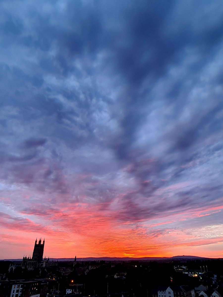 #gloucester #sunset #gloucestercathedral #mayhill #redsky #candycolours <a href="/VisitGloucester/">Visit Gloucester</a> <a href="/GlosCathedral/">Gloucester Cathedral</a> <a href="/GloucesterHODs/">Gloucester Heritage Open Days</a> <a href="/GloucesterBID/">GloucesterBID</a> <a href="/GloucesterTour1/">Gloucester Tourism</a> <a href="/GlosHCT/">Gloucestershire Historic Churches Trust</a>