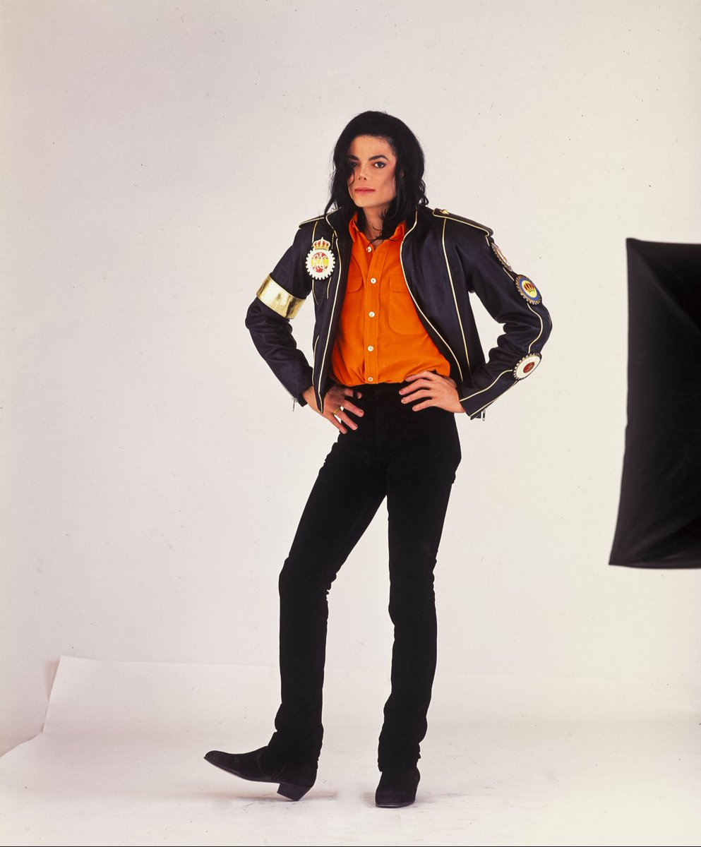 king__mjj's tweet photo. michael jackson the man that you are 😏 https://t.co/Ao15vWI8Ec