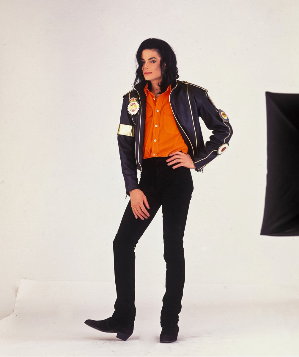 king__mjj's tweet photo. michael jackson the man that you are 😏 https://t.co/Ao15vWI8Ec