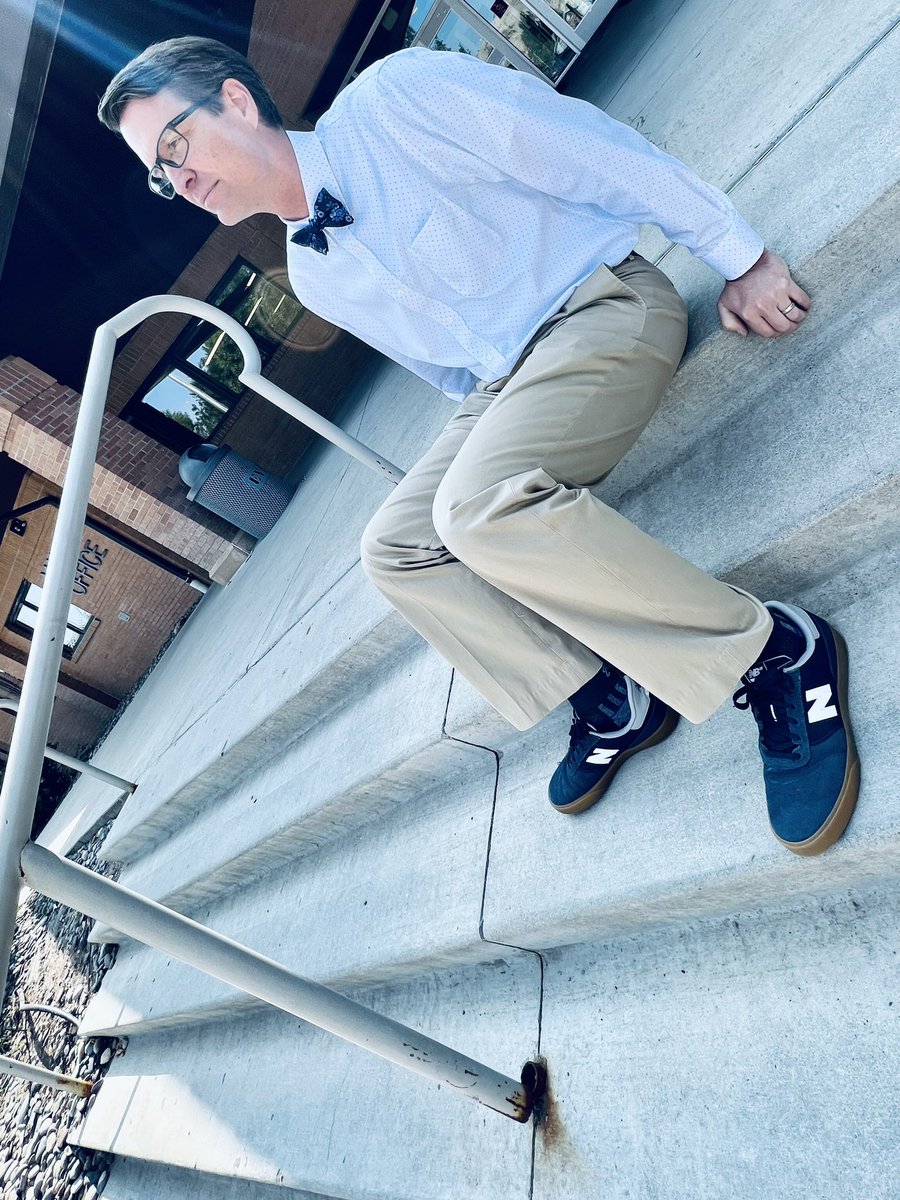 prince_d_pal's tweet photo. Style on the steps #bowties #newbalance #principal #evhsdevils https://t.co/sYRjev69l3