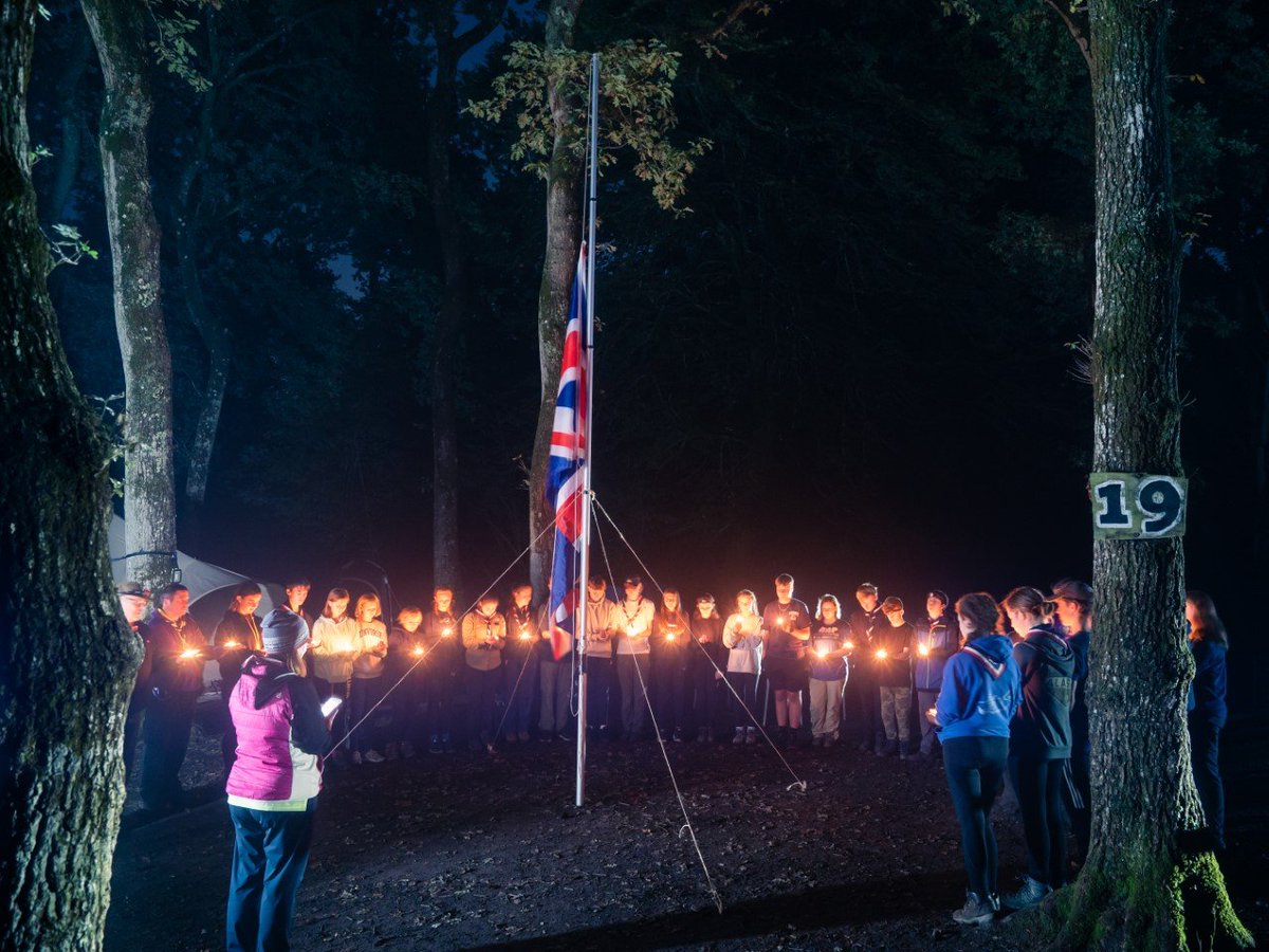 Hampshire_WSJ's tweet photo. This weekend @HampshireScouts @UKContingent unit 59 met. During the weekend they held a candle lit reflection on the years of service given by the Queen. A moving moment for all.

Photo credit: Andrew Whyte https://t.co/Um5pofJKwC