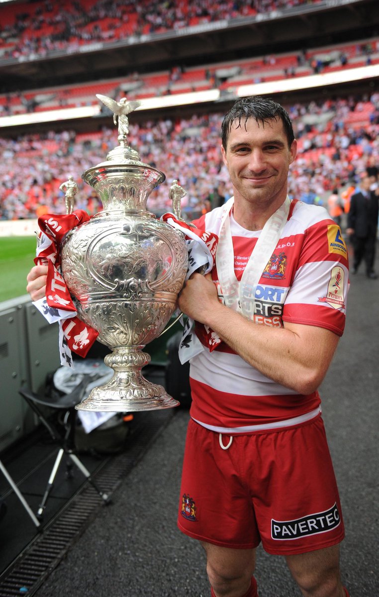 WiganWarriorsRL's tweet photo. 👤 HN 1040
👏 139 games
🏉 22 tries
👞 301 goals
🎯 25 drop goals
🔢 721 points 
💍 2 Grand Finals 
🌟 2 Dream Teams
🏆 1 Challenge Cup
🛡 1 League Leaders’ Shield 
🏅 Lance Todd Trophy Winner

❤️ Good luck to Matty Smith who has today retired from Rugby League.

#WWRL https://t.co/pF9kqYjDjc