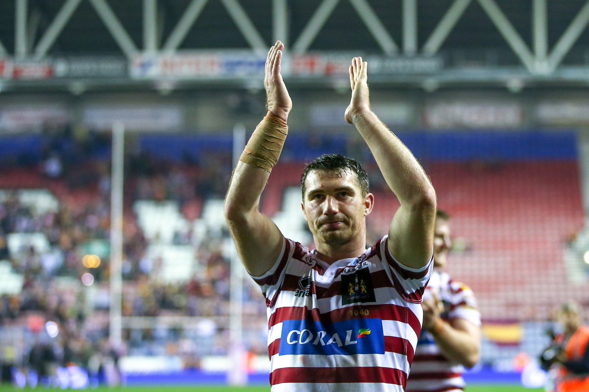 WiganWarriorsRL's tweet photo. 👤 HN 1040
👏 139 games
🏉 22 tries
👞 301 goals
🎯 25 drop goals
🔢 721 points 
💍 2 Grand Finals 
🌟 2 Dream Teams
🏆 1 Challenge Cup
🛡 1 League Leaders’ Shield 
🏅 Lance Todd Trophy Winner

❤️ Good luck to Matty Smith who has today retired from Rugby League.

#WWRL https://t.co/pF9kqYjDjc