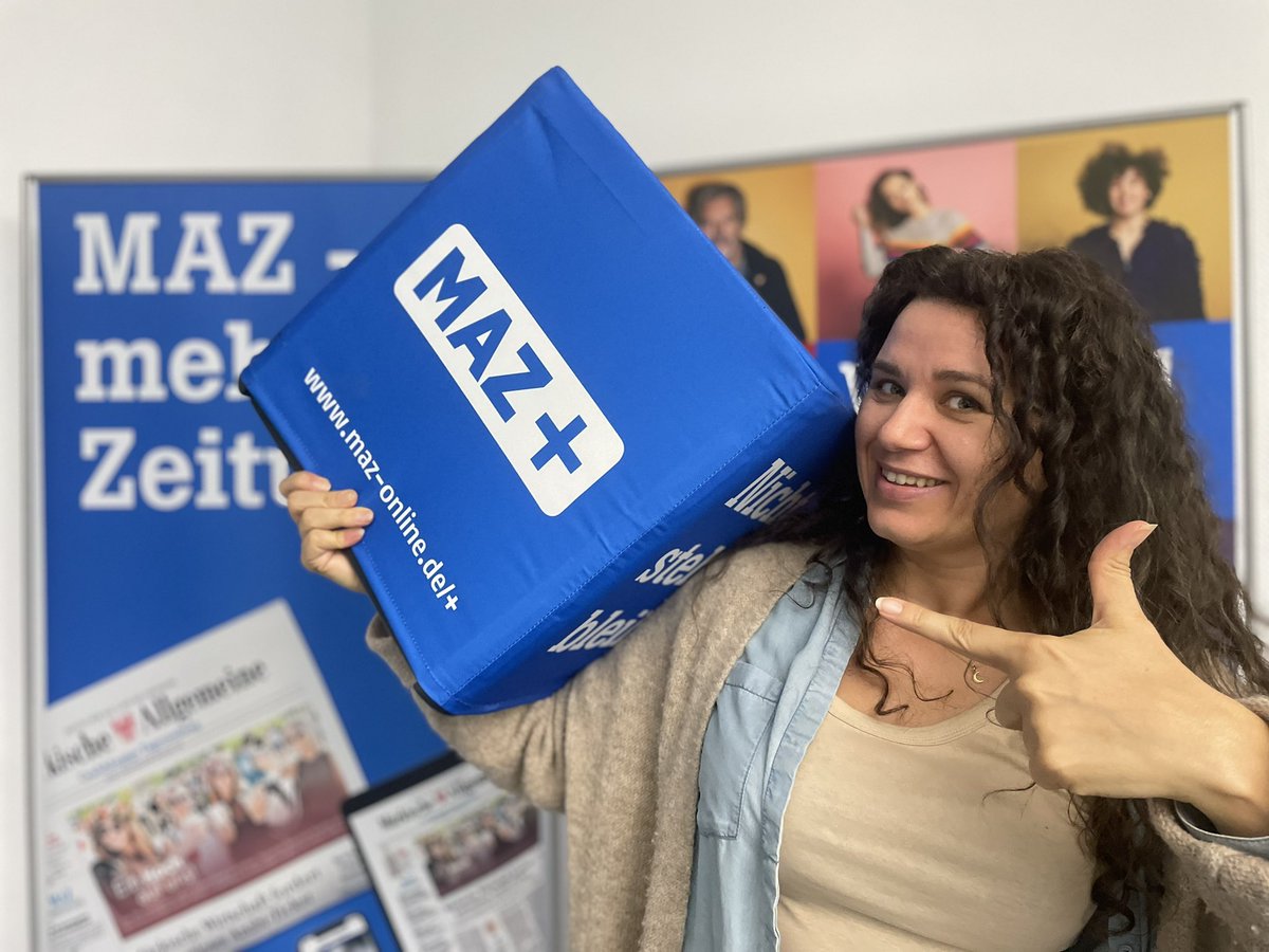 Christin Schmidt (@csjournalist) on Twitter photo Von #Rathenow nach #Potsdam! Auf geht’s 🥳 Ab sofort darf ich als Chefin vom Dienst für #Digitales die #MAZ und den #lokaljournalismus voranbringen. Das wird super! Vielen Dank für den tollen Empfang <a href="/henry_lohmar/">Henry Lohmar</a> <a href="/AnnaSprockhoff/">Anna Sprockhoff</a> <a href="/stephi_philipp/">Stephanie Philipp</a> <a href="/robinmcliam/">Robin Williamson</a> Von #Rathenow nach #Potsdam! Auf geht’s 🥳 Ab sofort darf ich als Chefin vom Dienst für #Digitales die #MAZ und den #lokaljournalismus voranbringen. Das wird super! Vielen Dank für den tollen Empfang <a href="/henry_lohmar/">Henry Lohmar</a> <a href="/AnnaSprockhoff/">Anna Sprockhoff</a> <a href="/stephi_philipp/">Stephanie Philipp</a> <a href="/robinmcliam/">Robin Williamson</a>