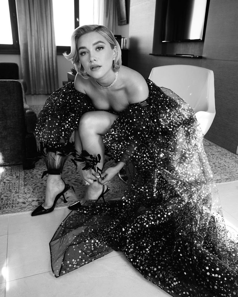 pughphotos's tweet photo. Florence Pugh photographed by Greg Williams https://t.co/ujRAcrtVBk