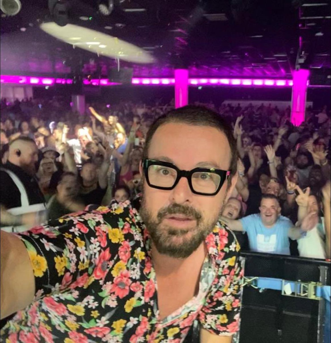 RealJudgeJules's tweet photo. Ibiza Weekender @ Butlins! Another wicked party and thanks for having me again 🙏 https://t.co/2wnk2b7p3V