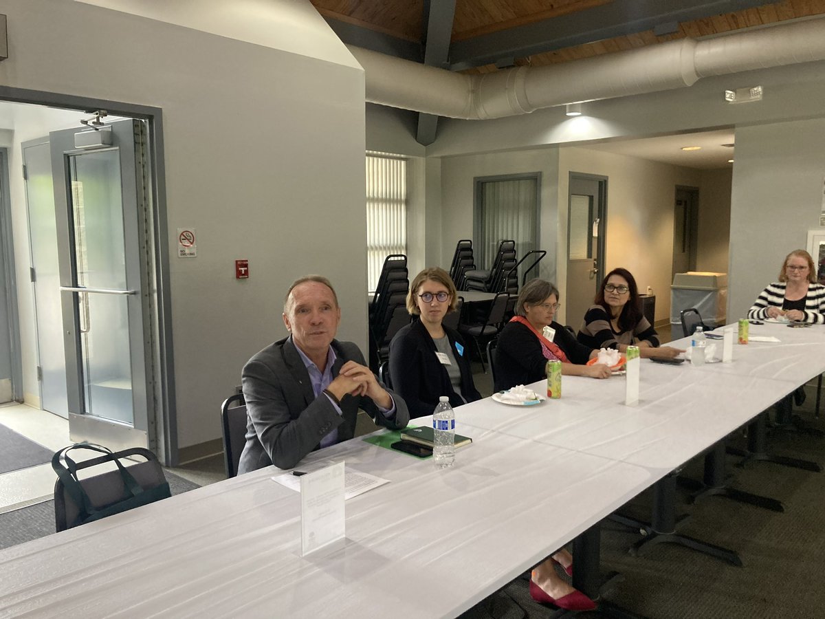 OakGovEO's tweet photo. This afternoon, I enjoyed a #WelcomingWeek2022 lunch with #OaklandCounty’s Welcoming Committee. This amazing group exemplifies #OaklandTogether &amp; has worked to help #immigrants, #refugees, and other foreign-born residents feel welcome in our community. https://t.co/9Hf8TE27Ng