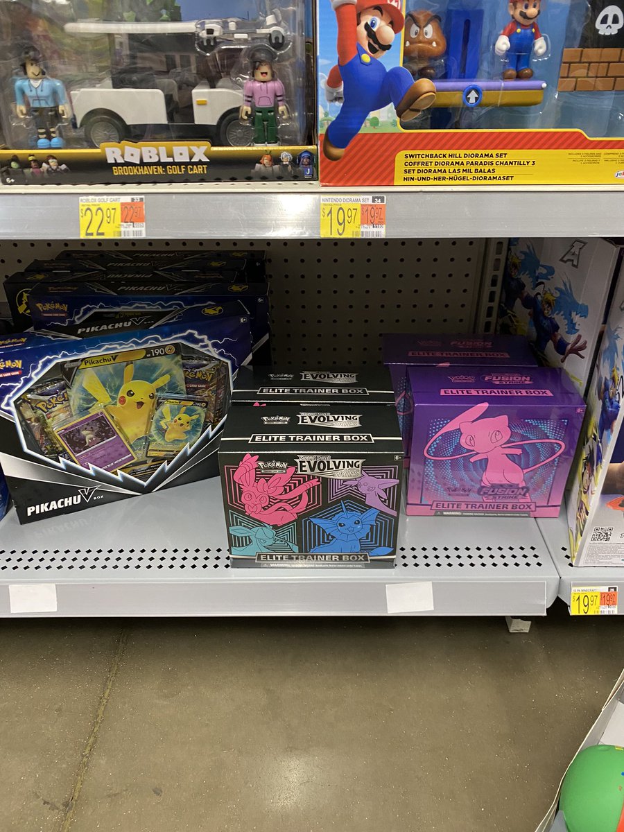 tinrod15's tweet photo. @PokemonTCGDrops Found 2 evolving skies etb at my Walmart https://t.co/td5snBKdoH