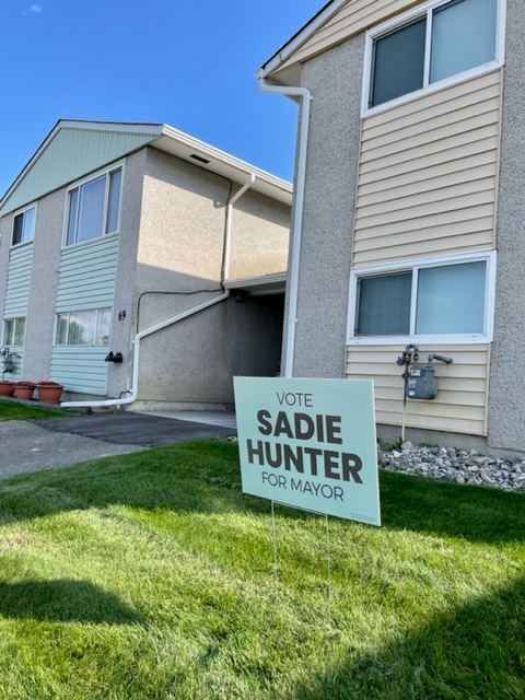 SadieHunter's tweet photo. Did you know? Businesses can also host a yard sign? They're not just for in front of your house!!

DM us to get your today!

#itstime #hunterformayor #kampaign #kampaign22 https://t.co/OPQLbrCFHw
