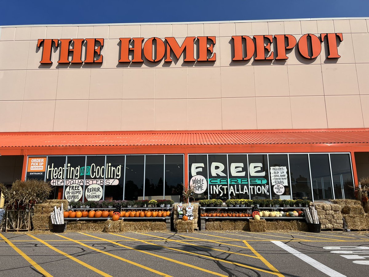 Hay we’re “Falling“ for frightening good deals at 2813. Don’t leaf empty handed! Rake in these deals while you can! @Savannah_Eden_ <a href="/RJleslie2/">RJ leslie</a>