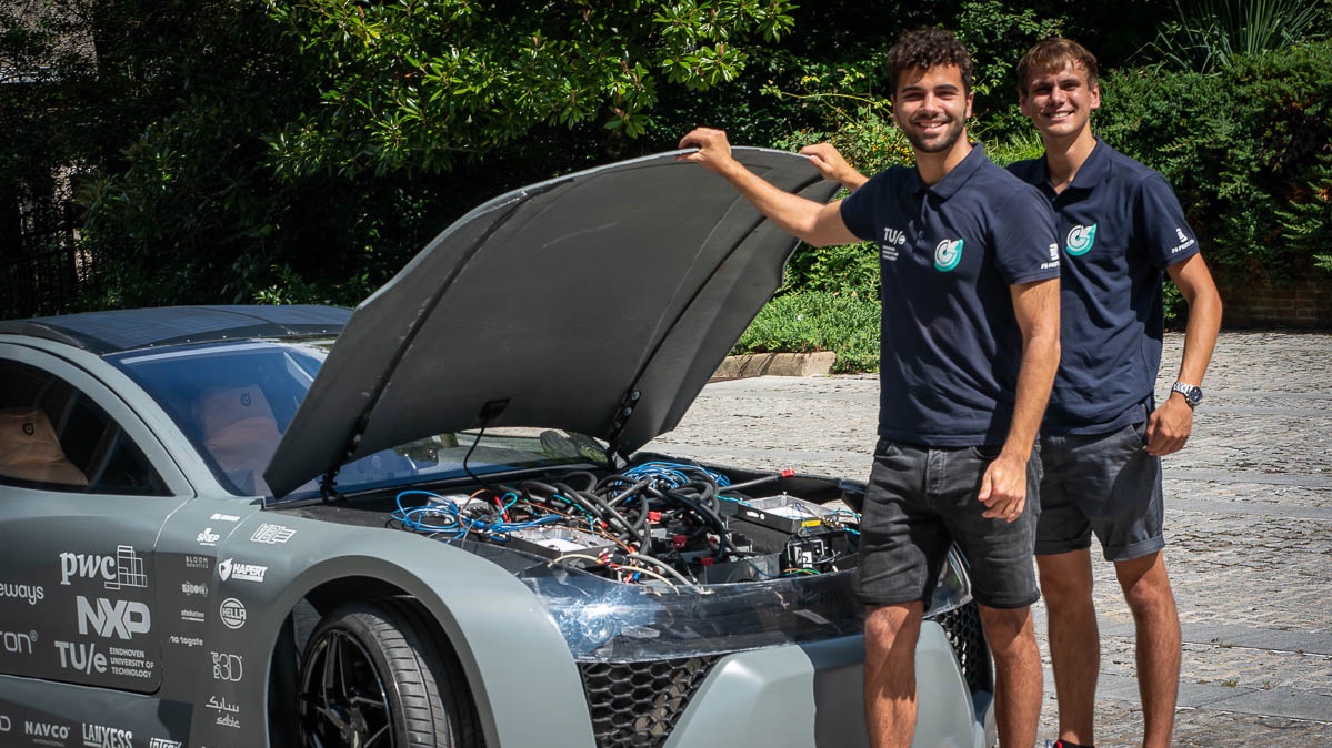 The Ecomotive Team of <a href="/TUeindhoven/">TU Eindhoven</a> has succeeded in developing a car made entirely of recycled and recyclable material. They visited the embassy today as part of a US tour, showing their sustainable car.