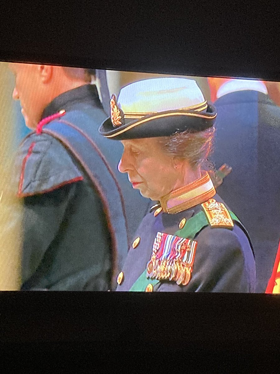 21olijas's tweet photo. Vigil …. That was a hard watch 😢🇬🇧 #verymoving  #QueenElizabethII https://t.co/hZnwsyNeDi
