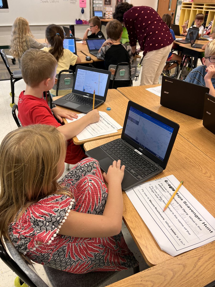 heatherldingus's tweet photo. Our 3rd grade @MulberryEagles are mastering digital maps as they locate places around the world and use their cardinal directions to find bridges, roads, etc. on Google Maps. @Milford_Schools https://t.co/uZyCkhffbZ