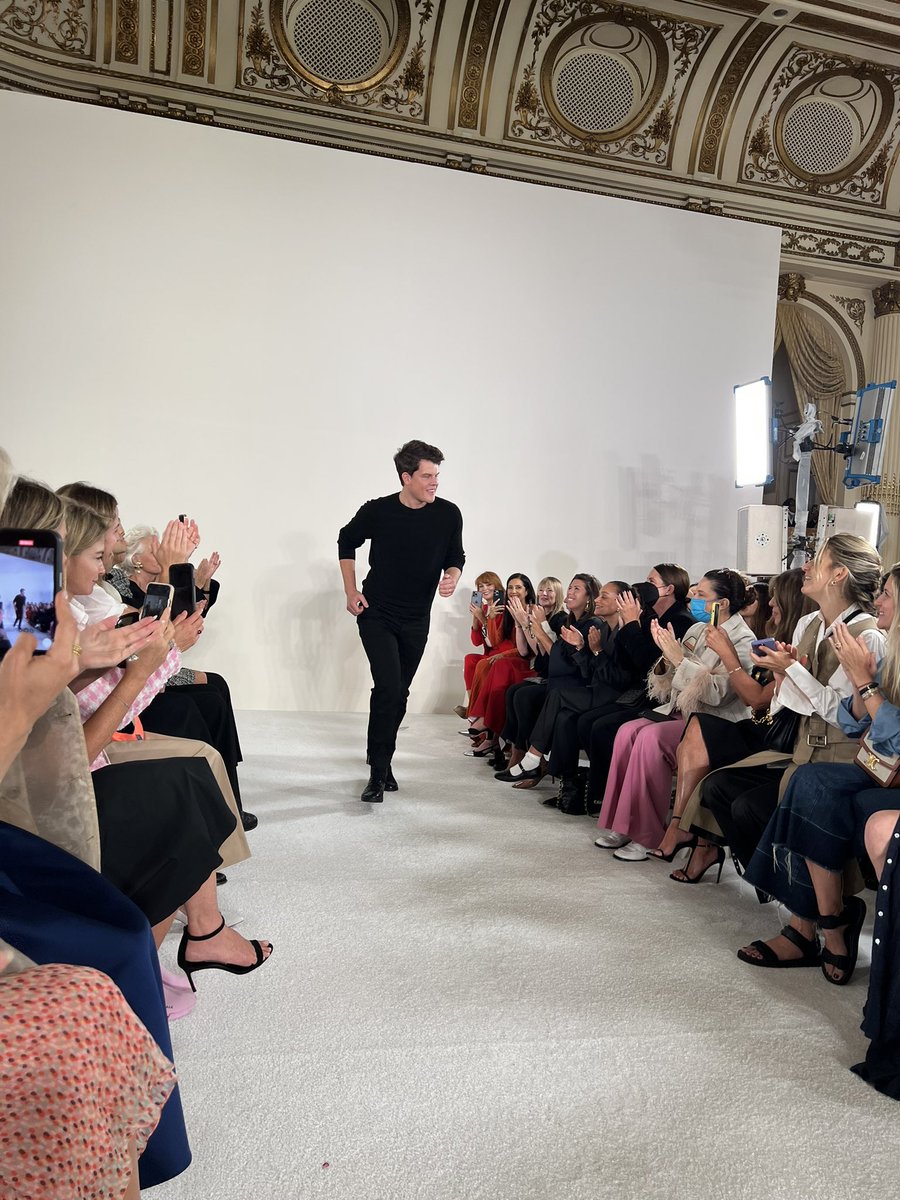 we all say “yes” to Wes <a href="/wesgordon/">Ｗ Ｅ Ｓ  Ｇ Ｏ Ｒ Ｄ Ｏ Ｎ</a> <a href="/HouseofHerrera/">Carolina Herrera</a>